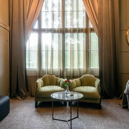 瓦纳言琳娜酒店