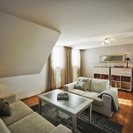 瓦纳言琳娜酒店 4* Harviala