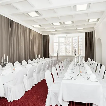 酒店 Vanajanlinna 4*